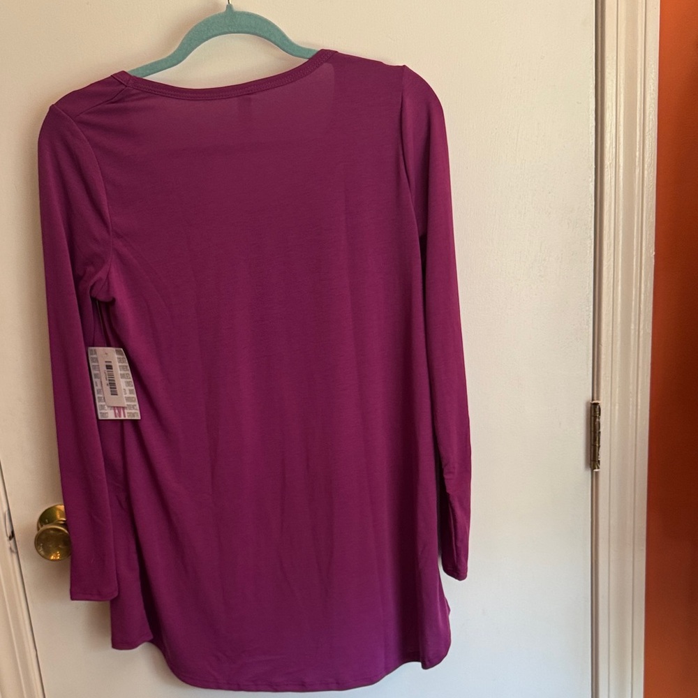 LuLaRoe Purple Lynnae Top and colorful OS Leggings NWT - Picture 5 of 8